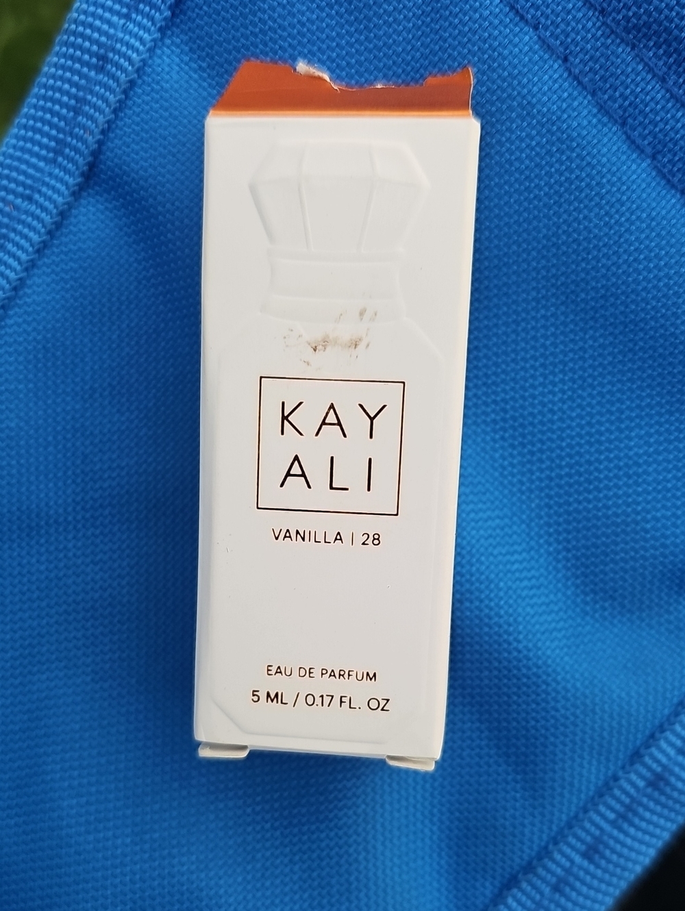 Kayali Vanilla 28 Body Fragrance Oil - White